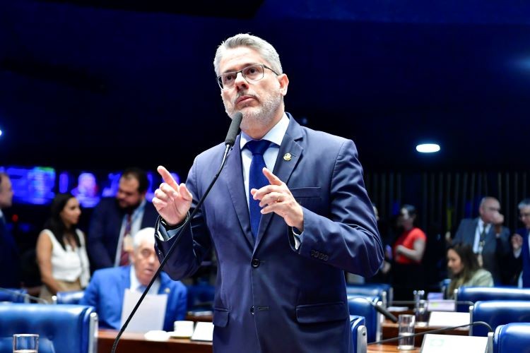 Alessandro Vieira comemora aprovação da Lei Geral das Polícias Militares e dos Corpos de Bombeiros