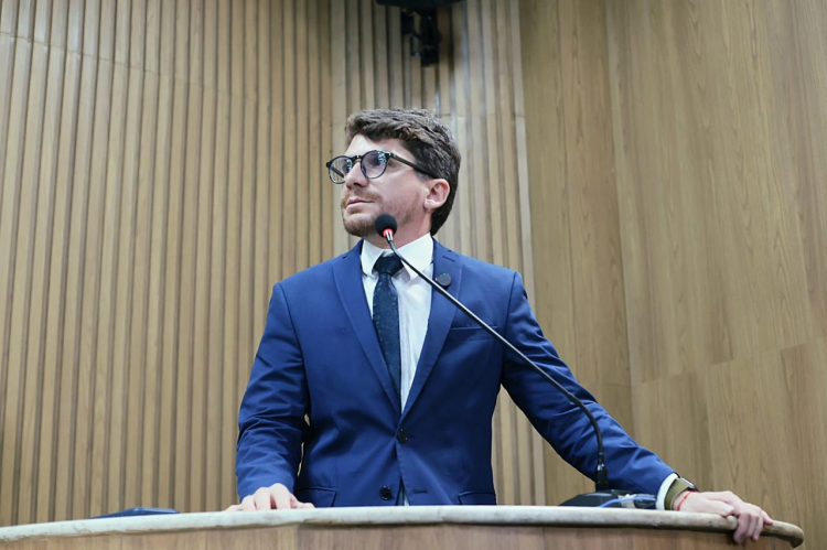 Breno Garibalde cobra punição por descarte irregular