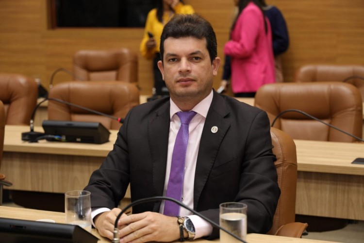 Deputado Paulo Júnior critica medidas da prefeitura de Aracaju sobre transporte público