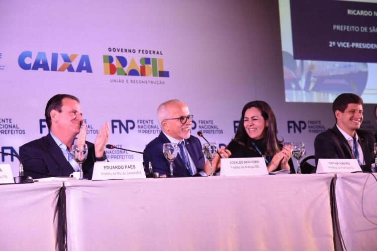 Presidente da FNP, Edvaldo Nogueira coordena evento sobre as principais discussões do país
