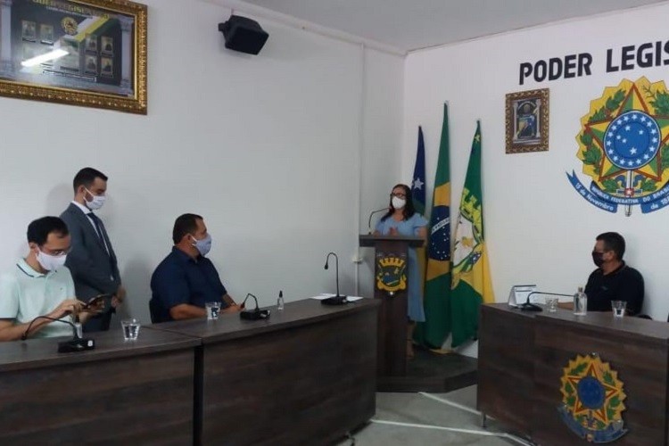 Com adesões, grupo de oposição homologa nomes de Jeane da Farmácia e Edson Muniz