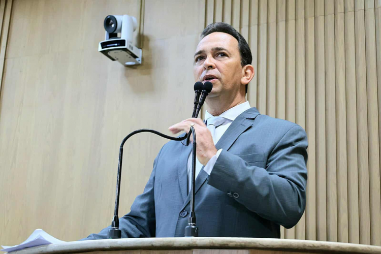 Fábio Meireles cobra ao executivo resposta de requerimento de viagem a Taiwan