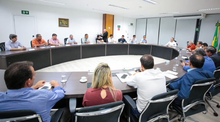 Governo de Sergipe realiza reunião para cobrar melhorias no abastecimento de água