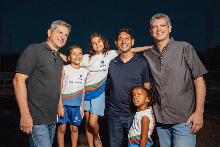 Márcio Macedo participa de assinatura de ordem de serviço para novas escolas em Salgado