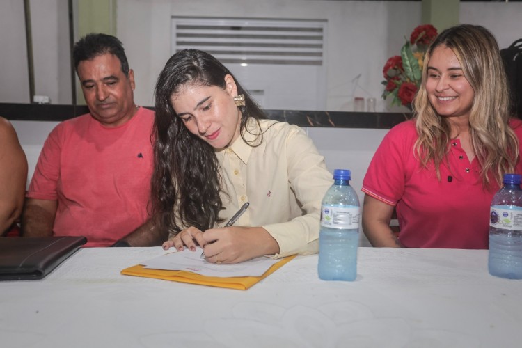 Deputada Estadual Kitty Lima indica Monizze Santiago para o comando do PSB em Carmópolis