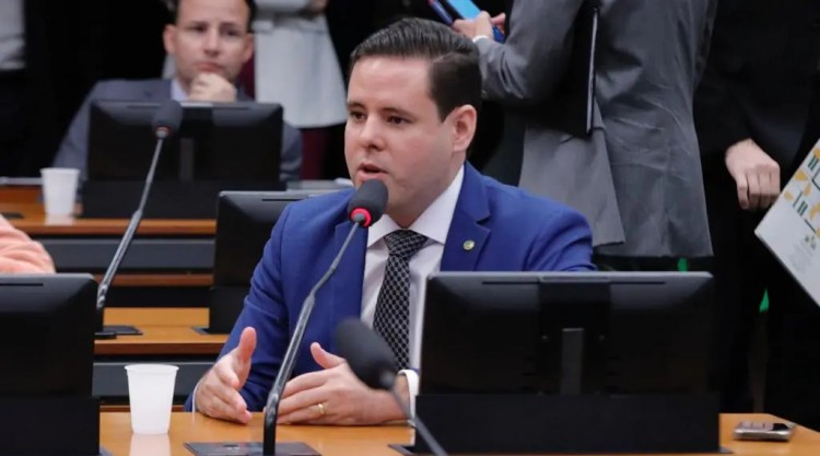 Rodrigo Valadares critica a falta de ação do Senado sobre prisões do 8 de Janeiro