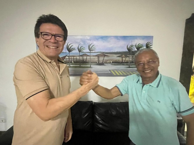 ADCE-SE empossa novo presidente e homenageia empresário sergipano