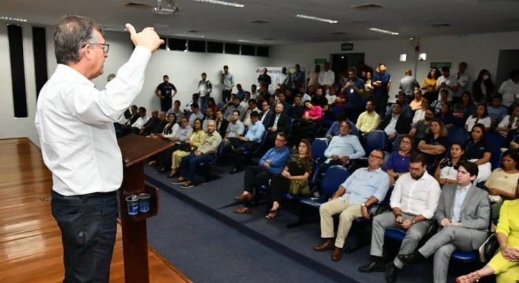 Laércio Oliveira participa de encontro que discutiu o desenvolvimento do setor têxtil em Sergipe