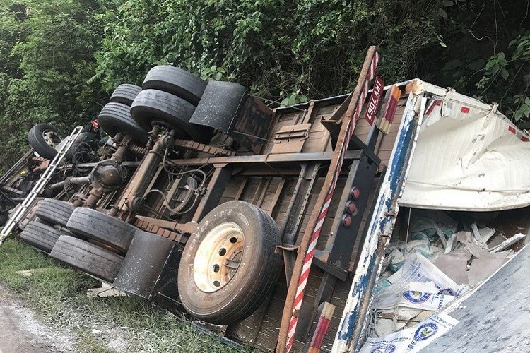 Rodovias federais têm 1.352 acidentes com 79 mortes no feriado de Natal, diz PRF