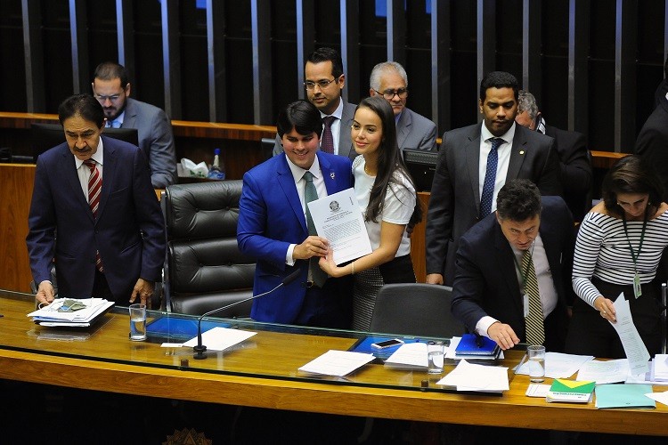 Câmara aprova texto-base de PEC que altera regras de coligações e de acesso ao Fundo Partidário