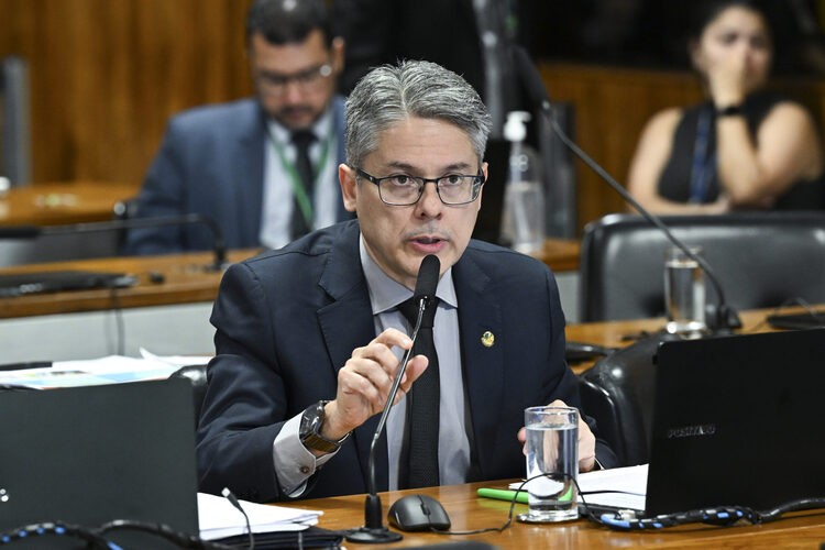 Cada centavo desviado de aposentados é um crime social, afirma Alessandro em oitiva da CPMI do INSS
