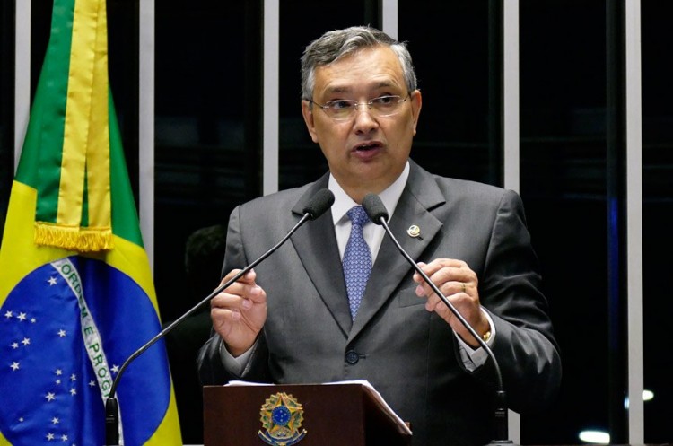 Eduardo Amorim reafirma pré-candidatura ao Senado e defende o nome de Valmir de Francisquinho para o Governo