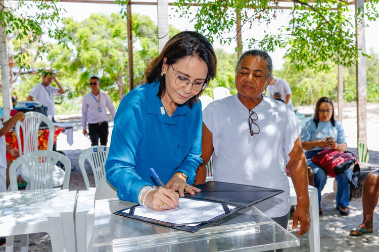 Prefeita Emília assina decreto que atualiza regulamentação da Reserva Extrativista das Mangabeiras