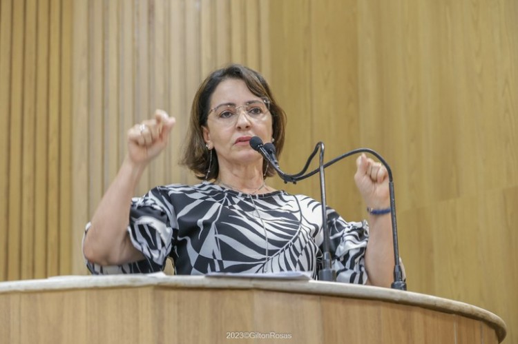 Emília Corrêa critica ação sofrida por mulher durante Pré-Caju