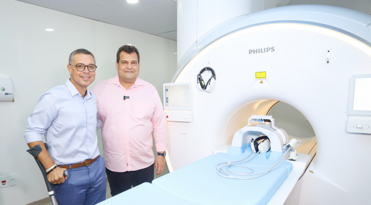 Governador Fábio Mitidieri entrega dois aparelhos de ressonância para a saúde do Estado de Sergipe