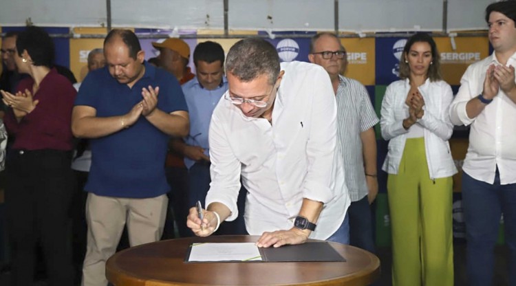Fábio Mitidieri inaugura obras executadas pelo Governo em Simão Dias