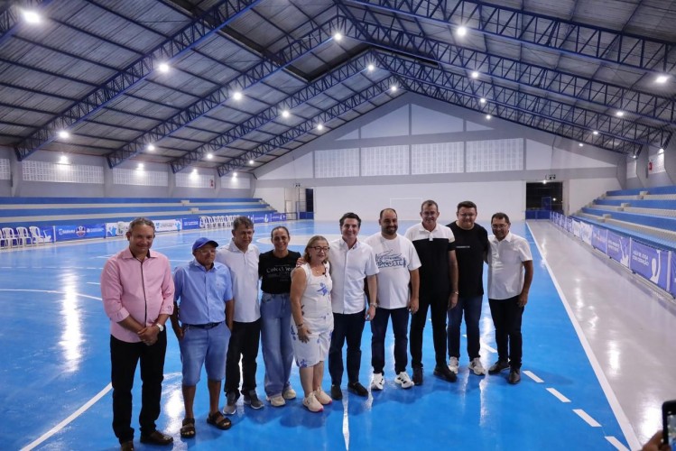 Prefeita Zete entrega ginásio poliesportivo e realiza maior copa de futsal da história de Gararu