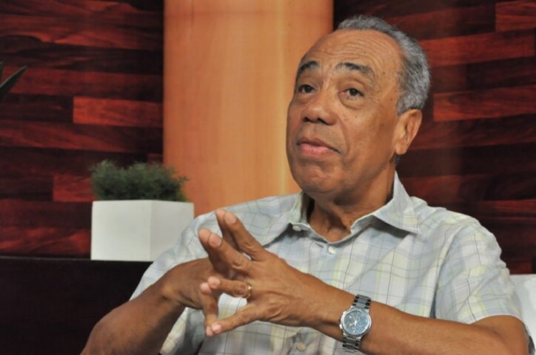 Ex-governador de Sergipe, João Alves Filho é hospitalizado em Brasília