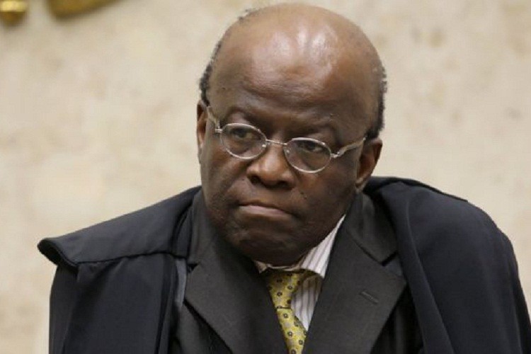 Joaquim Barbosa anuncia que não disputará Presidência