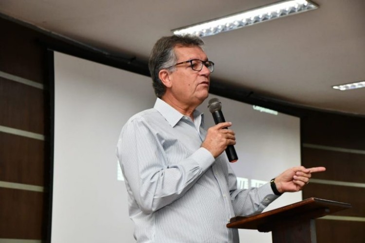 Laércio Oliveira apoia PEC que acaba com impostos sobre remédios para doenças raras