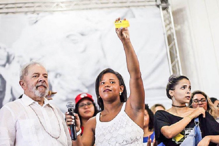 Lula em Sergipe: ato em Aracaju tem presença de movimentos sociais e ausência de JB