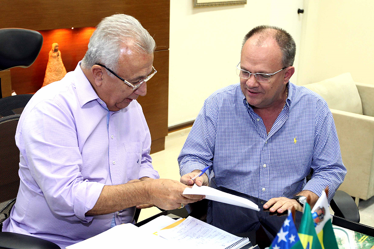 Belivaldo Chagas assina ficha de filiação ao PSD e assume o Governo