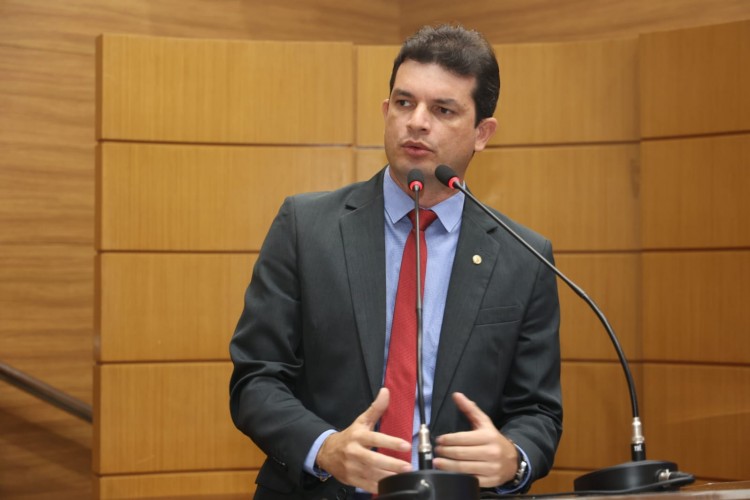 Paulo Júnior comemora envio de subsídios para transporte coletivo