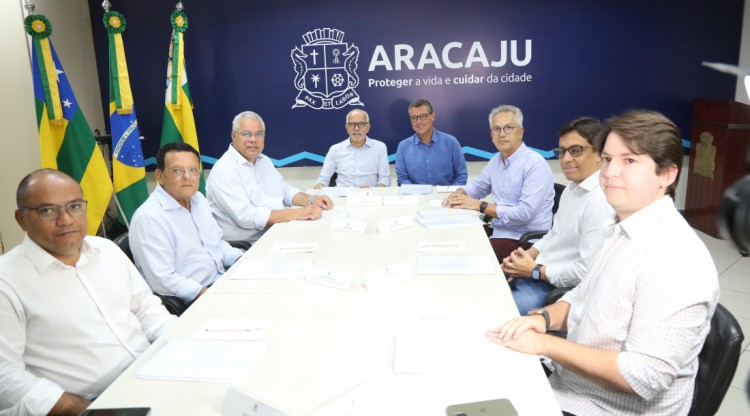 Governador e prefeitos oficializam Consórcio Metropolitano do Transporte Coletivo