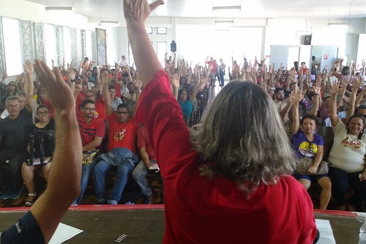 Na luta pela reconstrução da carreira, magistério da rede estadual paralisa dia 12