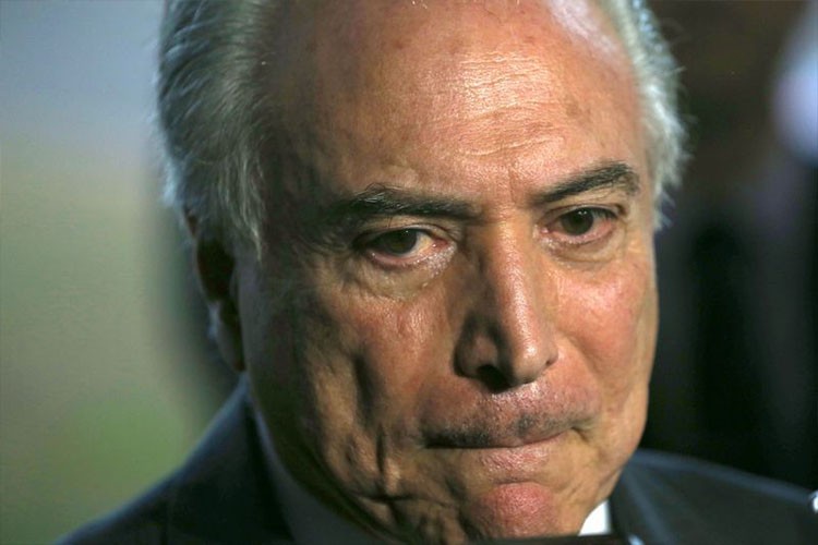 Denunciado por corrupção passiva, Temer poderá ser afastado da presidência