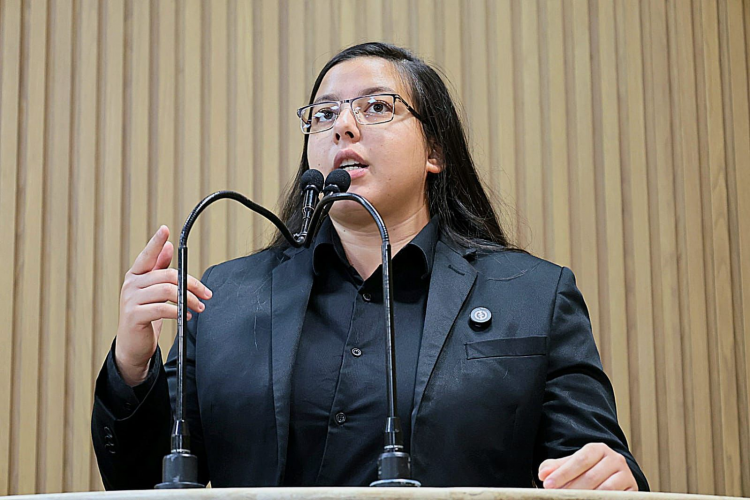 Vereadora Thannata da Equoterapia sugere praças inclusivas com CAA e jardins sensoriais em Aracaju