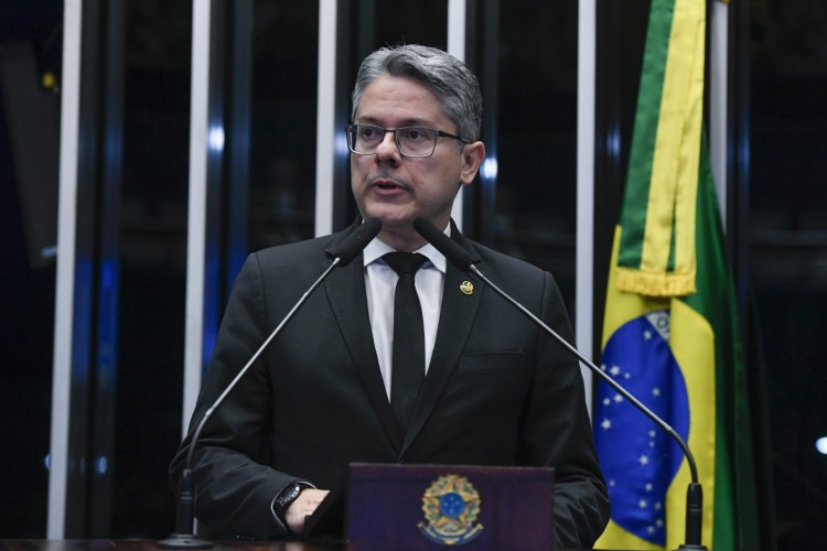 Alessandro Vieira enaltece importância do Dia D da Educação no Senado Federal